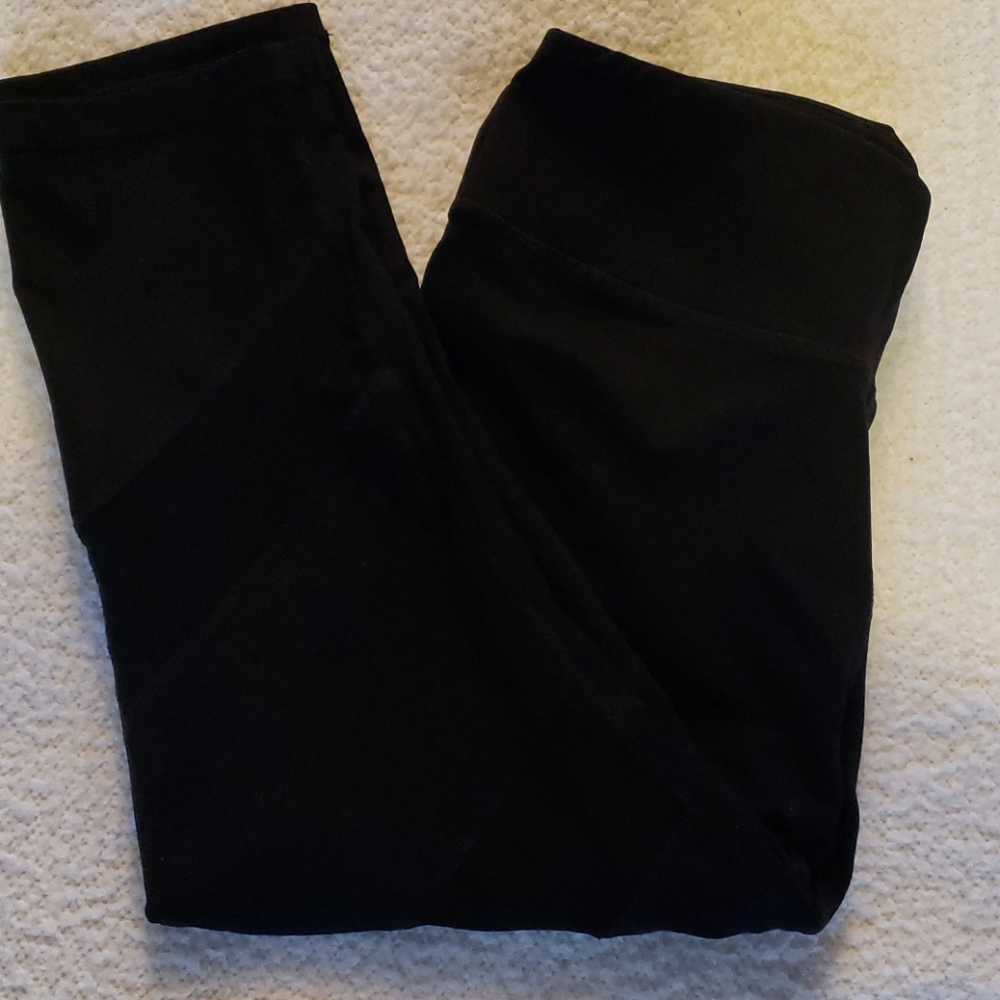 Workout capri with mesh windows!